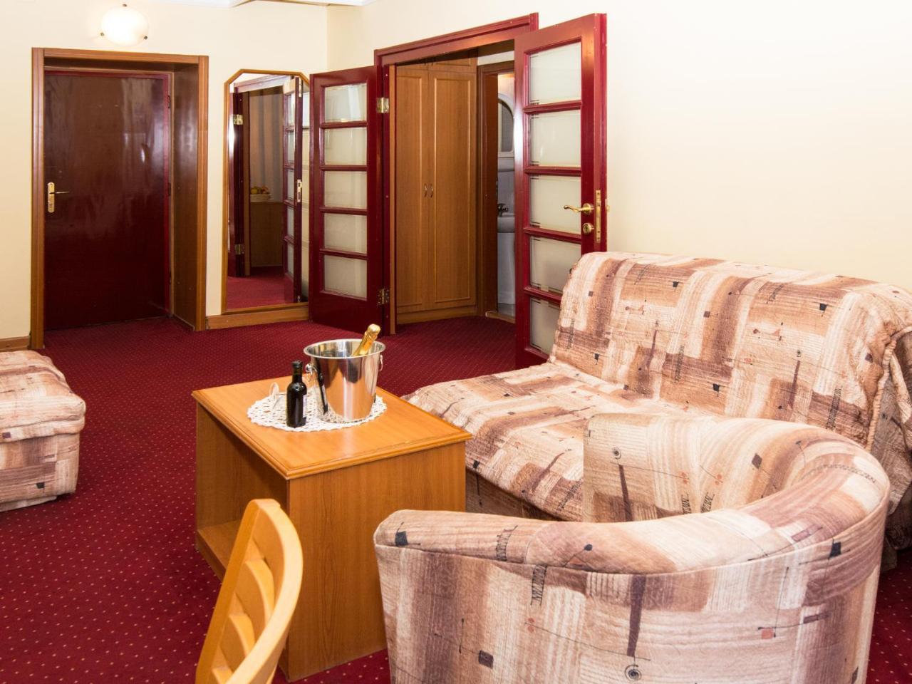 Hotel Kasina Belgrade Extérieur photo